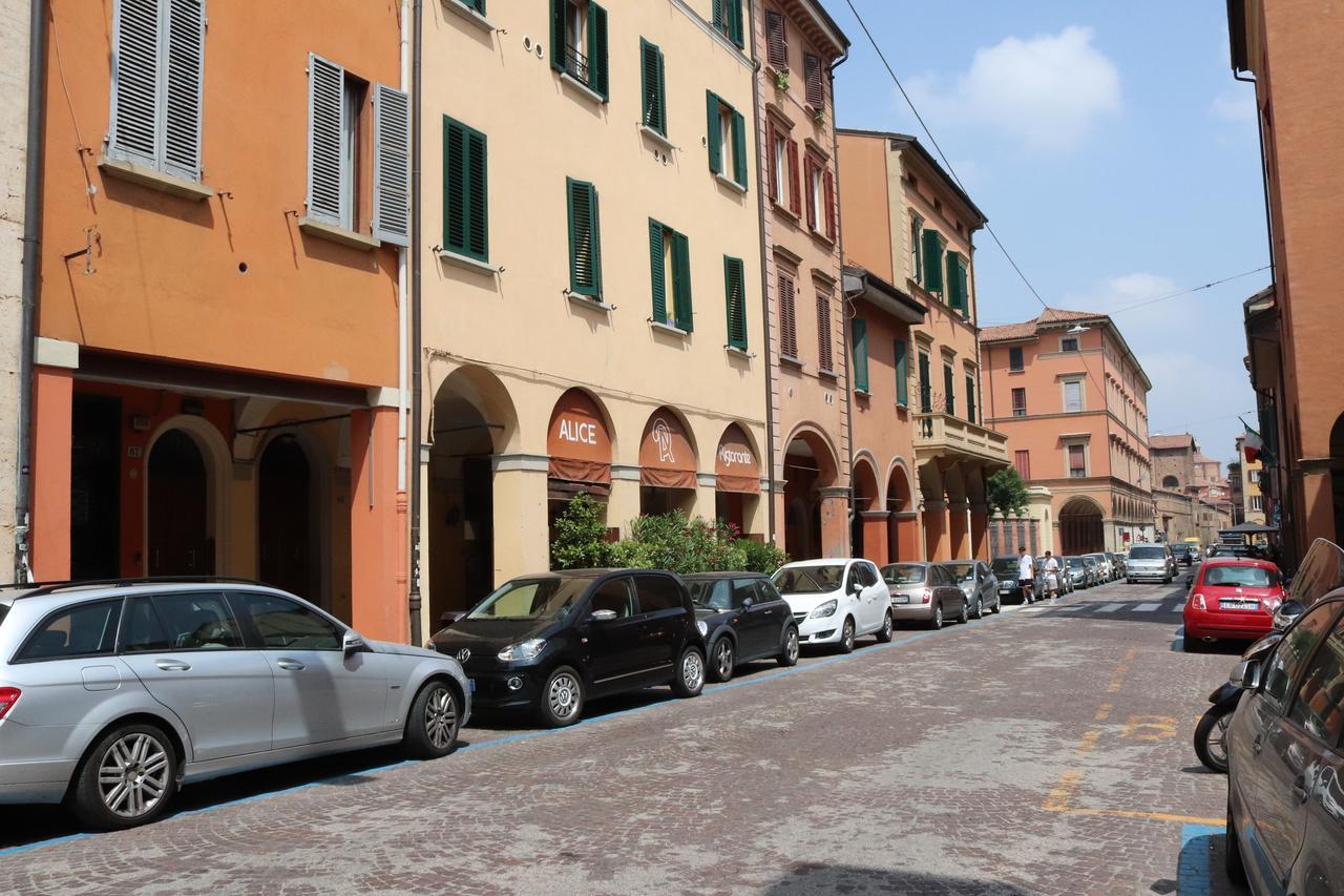 Lovely Studio D'Azeglio By Studio Vita Bologna Luaran gambar